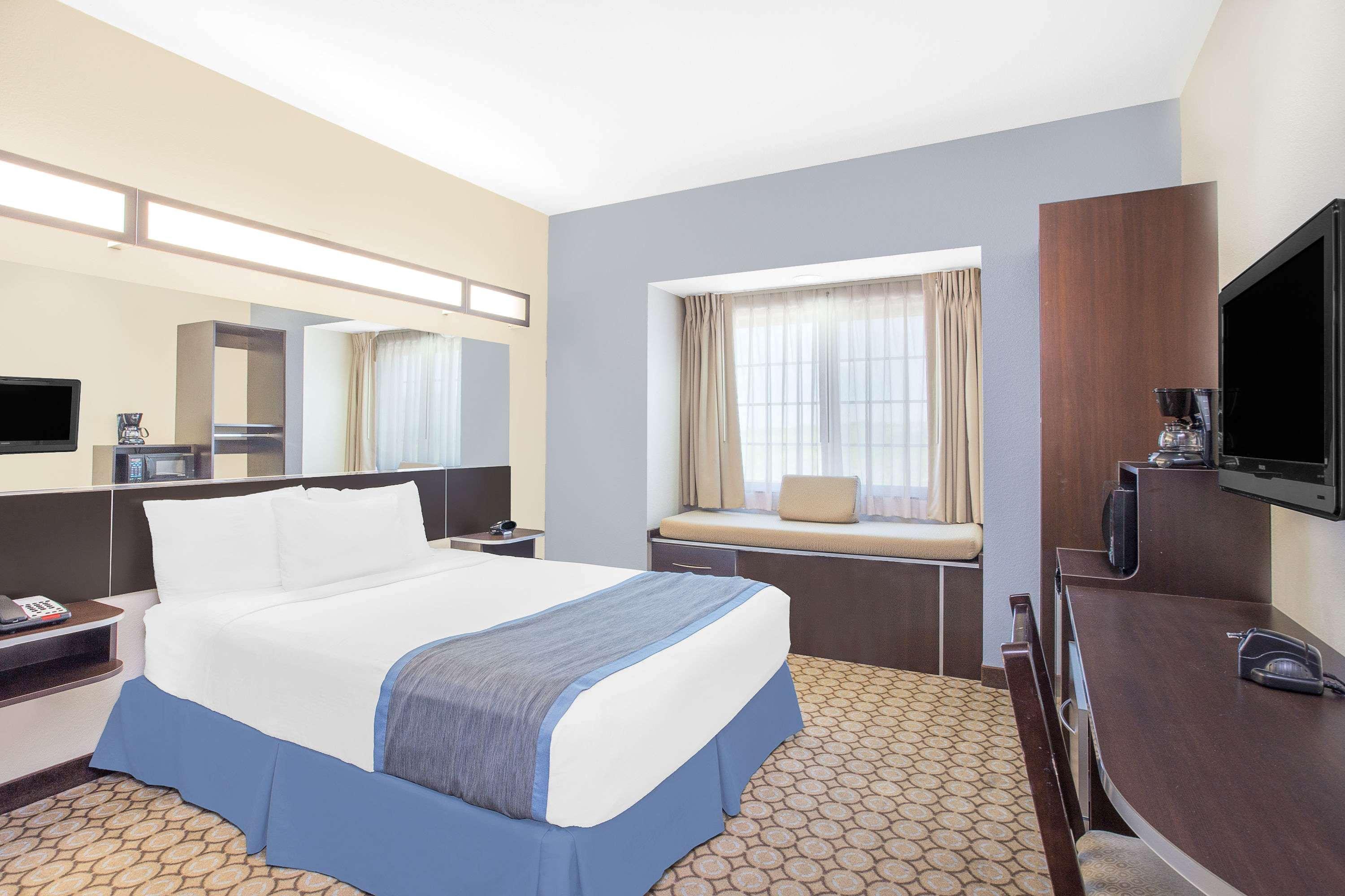 Motel Microtel And San Angelo