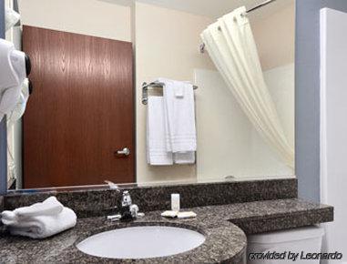 Motel Microtel And 3*